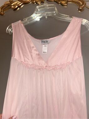 Vanity Fair Vintage Chemise Fair Soft Pink Sleeveless Nightgown